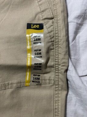 Lee Women's Utility Crop Trousers in Khaki